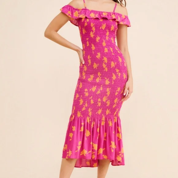 NWT By Anthropologie Smocked Off-The-Shoulder Midi Dress Size Large Magenta - Picture 1 of 10